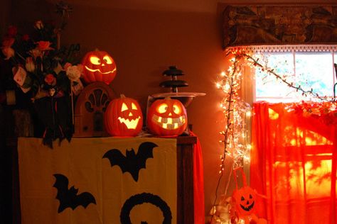 Nostalgic Halloween, The Boogeyman, Season Of The Witch, Spooky Scary, Halloween Home, Best Seasons, Halloween Home Decor, Halloween Town, Retro Halloween