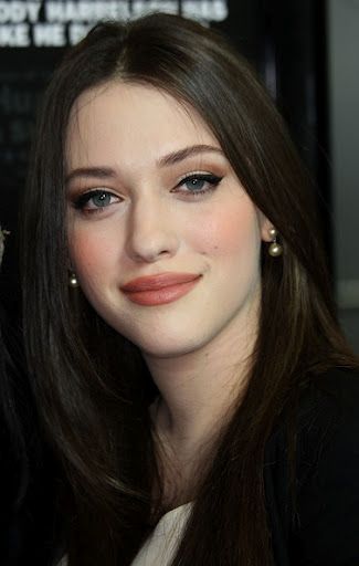 Kat Dennings...love the hair and makeup here. It's a good thing Pinterest allows us to put up our own pic above our posts. If someone went by this board or my "My Style" board, they'd expect someone who either looked like a cross between Sarah Palin and Shakira, Kat Dennings and Shakira, or Sarah Palin and Kat Dennings. lol Kat Dennigs, Dichen Lachman, Feminine Makeup, Blonde Hairstyle, Celebrity Makeup Looks, 2 Broke Girls, Kat Dennings, Prom Hairstyles, Naturally Beautiful