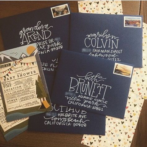 Hand Lettering Envelopes, Mail Art Envelopes, Envelope Addressing, Envelope Lettering, Calligraphy Envelope, Envelope Art, Creative Lettering, Envelope Design, Addressing Envelopes