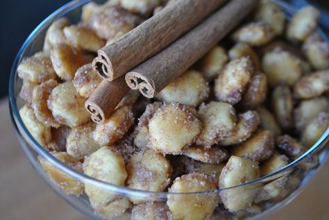 Cinnamon Sugar Oyster Crackers - Court's House Oyster Cracker Snack Recipes Sweet, Cinnamon Oyster Crackers, Sweet Oyster Cracker Recipe, Oyster Crackers Sweet, Cinnamon Sugar Oyster Crackers, Oyster Cracker Snack, Oyster Cracker, Oyster Crackers Recipe, Seasoned Oyster Crackers