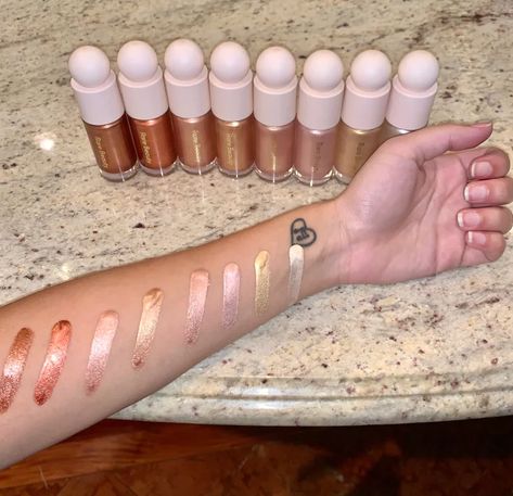 Rare Beauty Highlighter, Positive Light Liquid Luminizer, Rare Beauty Positive Light, Liquid Luminizer, Highlighter Swatches, Selena Gomez Makeup, Makeup Blending, Fun Makeup, Sephora Skin Care