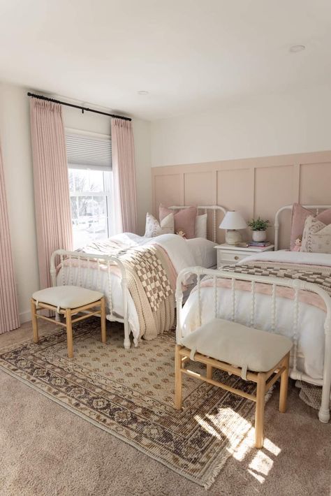 3 Girls In One Bedroom, Twin Toddler Girl Bedroom, Girls Room Two Twin Beds, Bedroom Ideas For Sisters Sharing A Room, Sisters Room Ideas Shared Bedrooms, Room Ideas For Two Sisters, Sister Room Ideas Shared Bedrooms, Sienna Bedroom, Sisters Bedroom Ideas