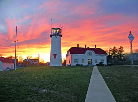 Chatham Lighthouse, one of hte most beautiful places ever! Cape Cod Lighthouses, Lighthouse Sunset, Chatham Cape Cod, Cape Cod Vacation, Beautiful Lighthouse, Marthas Vineyard, The Lighthouse, Oh The Places Youll Go, Coastal Living