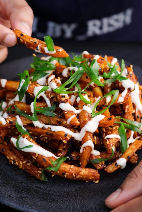 Korean French Fries, Asian French Fries, Bar Food Ideas Restaurant, Spicy Fries, Disco Fries, Dirty Fries, Masala Fries, Asian Appetizers, 5 Spice