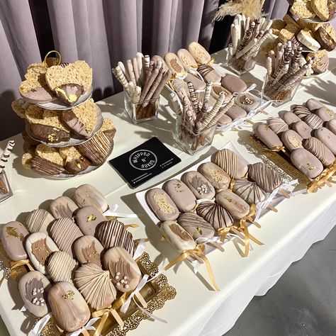 Boho Party Dessert Table, Neutral Dessert Table Ideas, Neutral Color Dessert Table, Boho Rice Crispy Treats, Brown Theme Dessert Table, Boho Treat Table Ideas, Dusty Pink Cake Pops, Boho Birthday Treats, Cakesicles Display Ideas