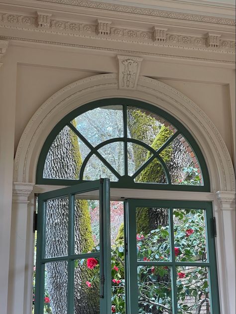 Ethereal Aesthetic House, Vintage Home Outside, Arched Glass Door, Camilla And Julie Lorentzen House, Julie And Camilla House, California Home Aesthetic, California House Aesthetic, Vintage Aesthetic House, Vintage House Aesthetic