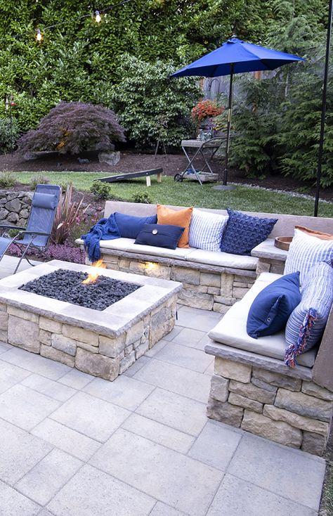 Walkout Basement Patio Fire Pits, Outside Fire Pits Ideas, Square Fire Pit Seating Ideas, Backyard Firepits Concrete, Built In Firepits Backyard Ideas, Paver Seating Area, Square Firepits Backyard Ideas, Fire Pit Patio Ideas Backyard, Modern Firepits Backyard