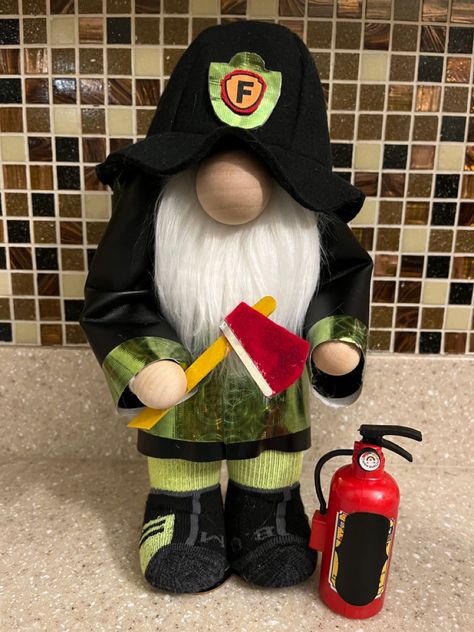 Fireman Gnome, Wooden Gnomes, Gnome Pictures, Fire Fighter, Diy Gnomes, Gnomes Crafts, First Responders, Firefighter, Wood