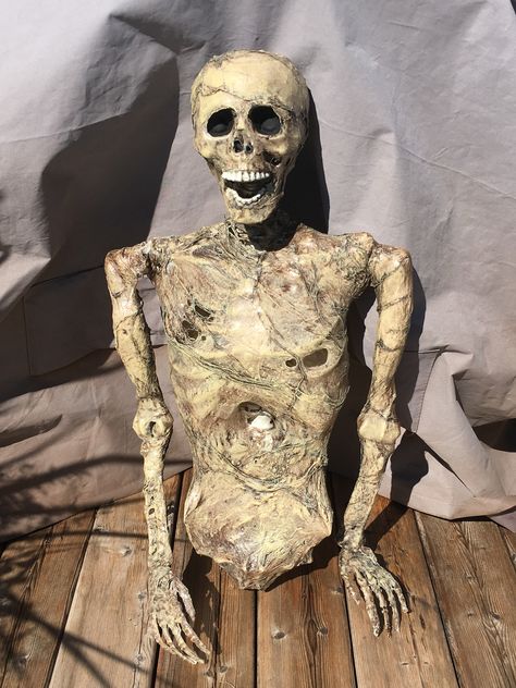 Simple plastic skeleton corpsing technique using plastic drop sheet, heat gun, stain and dry brush Plastic Skeleton, Dry Brush, Halloween Props, Dry Brushing, Graveyard, Skeleton, Stain, Heat, Halloween