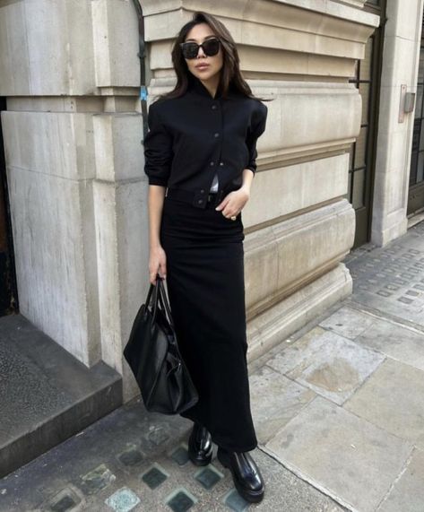 skirt outfit ideas, maxi outfits, maxi skirts, maxi skirt outfits, spring outfits, summer outfits fashion, fall outfit ideas Maxi Skirt Work, All Black Outfit Casual, Long Black Skirt Outfit, Black Maxi Skirt Outfit, Fall Skirt Outfits, Spring Skirt Outfits, Black Skirt Outfits, Outfits To Try, Fall Skirt