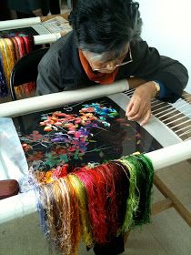 Shu Embroidery, Embroidery Studio, Tambour Beading, Chinese Embroidery, Tambour Embroidery, Thread Painting, Japanese Embroidery, Dyed Silk, Silk Ribbon Embroidery