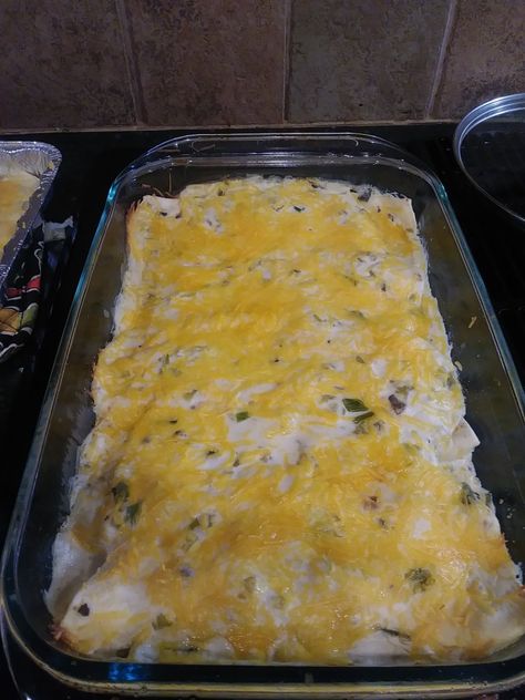 Chicken Enchiladas—Freezer Meal Friday – This Grandma Loves Life! Chicken Enchiladas Freezer Meal, Sour Cream Chicken Enchilada Recipe, Sour Cream Chicken Enchiladas, Cream Chicken Enchiladas, Perogies Recipe, Sour Cream Enchiladas, Chicken Enchiladas Recipe, Freezer Dinners, Cream Chicken