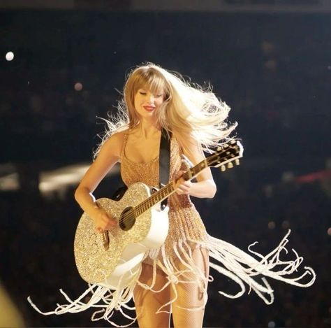 Taylor Swift On Stage, Taylor Swift Fotos, Estilo Taylor Swift, Taylor Swift Fearless, Swift Photo, Taylor Swift Wallpaper, Long Live Taylor Swift, Swift 3, Live Taylor