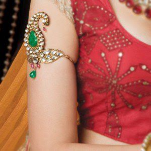 Indian arm candy Armlet Designs, Solah Shringar, Armlet Gold, Jadau Jwellery, Arm Bracelets Upper, Indian Bridal Jewellery, Design Your Own Ring, Hindu Bride, Antique Pins