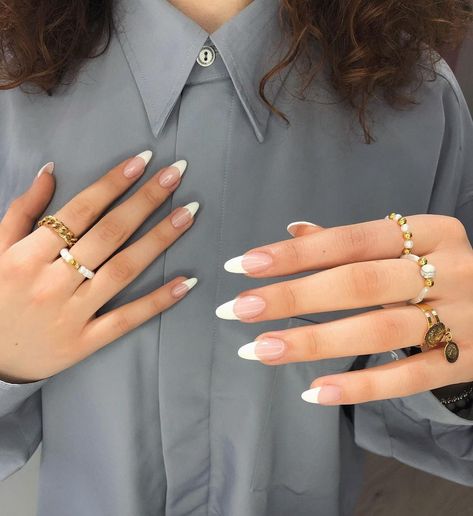 Thick French Tip Nails Almond, Nail Inspo Pics, French Tip Nails Almond, Almond Acrylic Nails Designs, Acrylic Nails Almond Shape, French Tip Nail Designs, Simple Gel Nails, Pointed Nails, Simple Acrylic Nails