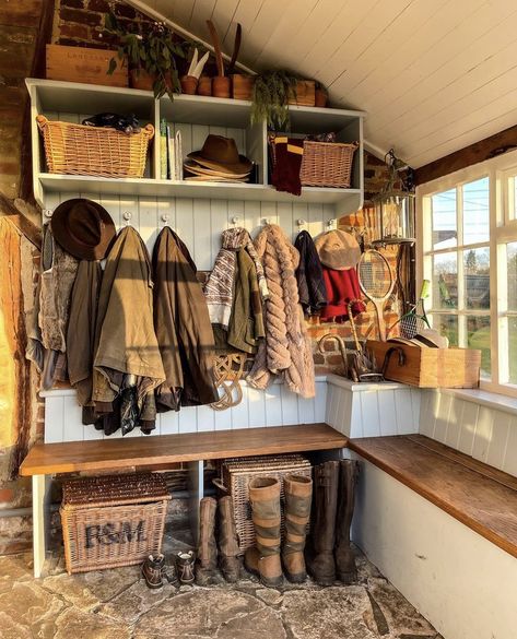 Old Farmhouse Mudroom, English Cottage Boot Room, Cottage Boot Room, Country Farmhouse Entryway, Cottagecore Mudroom, Organised House, English Boot Room, Western Mudroom, Farm Mudroom