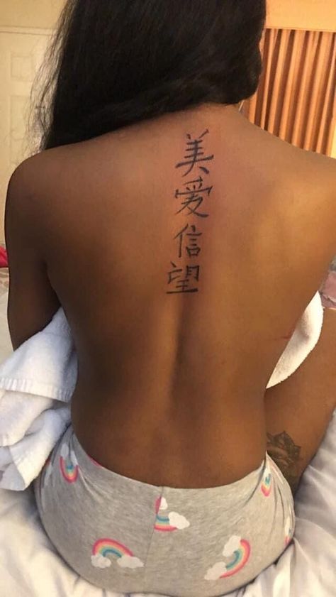 Theigh Tattoos, Girl Neck Tattoos, Butterfly Tattoos For Women, Tattoed Women, Hip Tattoos Women, Writing Tattoos, Spine Tattoos For Women, Dope Tattoos For Women, Red Tattoos