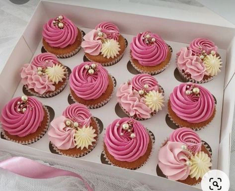 Shades Of Pink Cupcakes, Barbie Theme Cupcakes, Shades Of Pink Birthday Cake, Pink Cupcakes Decoration, Barbie Cupcakes Ideas, Pink Birthday Cupcakes, Pretty Cupcakes Designs, Pink Cupcakes Birthday, Hot Pink Cupcakes