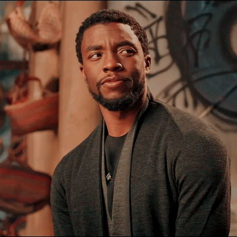 Black Panther Pictures Marvel, Tchalla Icons, Black Panther Tchalla, Tchalla Marvel, Black Panther Icon, Marvel Man, Black Panther Chadwick Boseman, Spirit Fanfic, Black Actresses