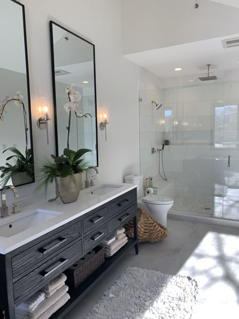 Master Bathrooms Luxury Modern Decor, White And Black Master Bath, Black White Master Bath, Masculine Master Bath, Lux Bathroom Ideas, Two Sink Bathroom Ideas, Black And White Master Bath, White And Silver Bathroom, Guess Bathroom