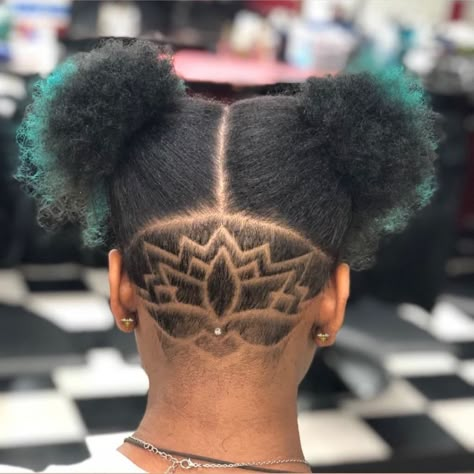 Undercut Natural Hair, Natural Hairstyles For Short Hair, Combover Hairstyles, Short Natural Curls, Undercut Hair Designs, Short Textured Hair, Undercut Hairstyles Women, Short Hair Designs, Undercut Long Hair