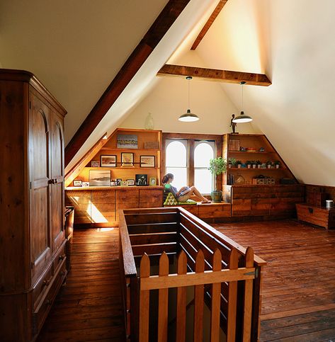 Victorian Attic Room, Room With Slanted Ceiling, Victorian Attic, Farmhouse Attic, Book Castle, Attic Master Suite, Attic Inspiration, Baddie Bedroom Ideas, Attic Ideas