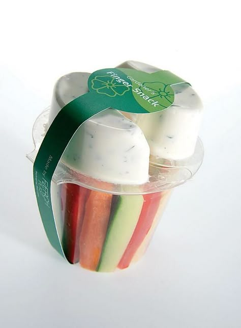 Cool packaging! Vegetables and dip. Packaging Vegetables, Finger Snacks, Salad Packaging, Vegetable Packaging, Marketing Studio, Brand Video, Sandwich Bar, Fruit Packaging, Web Design Marketing