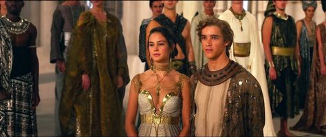 Gods of Egypt Zaya Gods Of Egypt Zaya, Ancient Egypt Aesthetic Women, Egypt Cosplay, Gods Of Egypt Movie Zaya, Egyptian Fashion Show, Gods Of Egypt Movie, Henry Turner, Ancient Egypt Cosplay, Egypt Movie