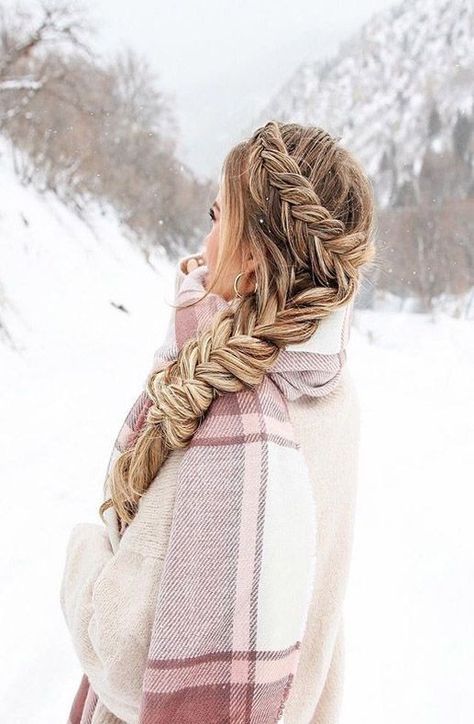 Fishtail Side Braid, Side Braid Wedding, Fishbone Hairstyle, Side Braids For Long Hair, Dutch Fishtail, Fishtail Hairstyles, Braids Pictures, Fishtail Braid Hairstyles, Dutch Braid Hairstyles