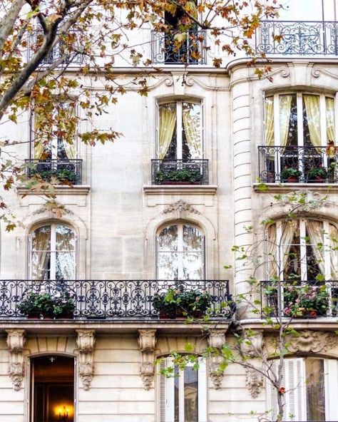 TheFullerView Georgiana Design, Case In Pietra, Parisian Architecture, English Manor Houses, Paris Architecture, Trendy Apartment, French Style Homes, Parisian Life, European Home Decor