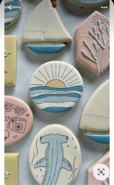 Ocean Royal Icing Cookies, Rose Baking, Cookie Decorating Icing, Biscuit Decoration, Cake Decorating Flowers, Beach Cookies, Summer Cookies, Baking Company, Cookie Frosting