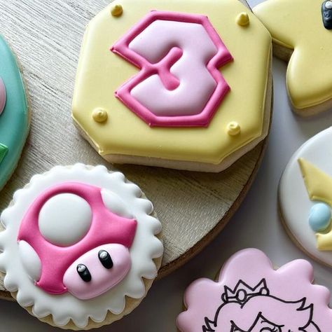 Princess Peach Cookies, Super Mario Cookies, Princess Peach Party, It Aesthetic, Peach Cookies, Princess Cookies, Peach Party, 6th Birthday, 7th Birthday