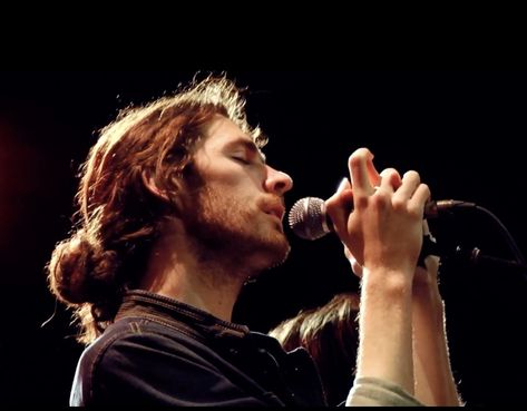 Hozier Side Profile, Hozier Short Hair, Hozier Wallpaper Desktop, Andrew Hozier Byrne, Hozier Pfp, Andrew Hozier, Hozier Concert, Bog Man, Hozier