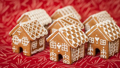 Ikea Gingerbread House, Christmas Cookies Kids, Gingerbread House Ideas, Gingerbread House Recipe, Mini Gingerbread House, Gingerbread House Parties, Pancake Art, Gingerbread House Cookies, The Best Dessert