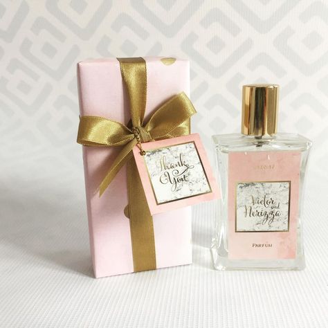 Personalized Blush & Gold Perfumes || Made by BC Fragrance Perfume Souvenir Ideas, Perfume Giveaways Ideas, Debut Souvenir Ideas, Perfume Souvenir, Giveaway Ideas Birthday, Perfume Inspiration, Debut Gowns, Giveaway Ideas, Souvenir Ideas