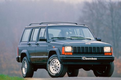 Jeep Cherokee Jamboree (XJ) '1993–94 Jeep Cherokee Interior, Jeep Jamboree, General Aesthetic, Jeep Interiors, Aesthetic Cars, Classic Jeeps, Vintage Jeep, Dream Car Garage, Old Jeep