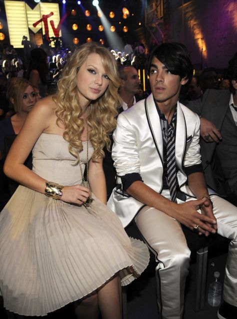 Taylor Swift Ex Boyfriends, Taylor Swift Ex, Eileen Kelly, Taylor Swift Now, Taylor Swift Costume, Early Music, Taylor Swift Party, Taylor Swift Birthday, Entertainer Of The Year