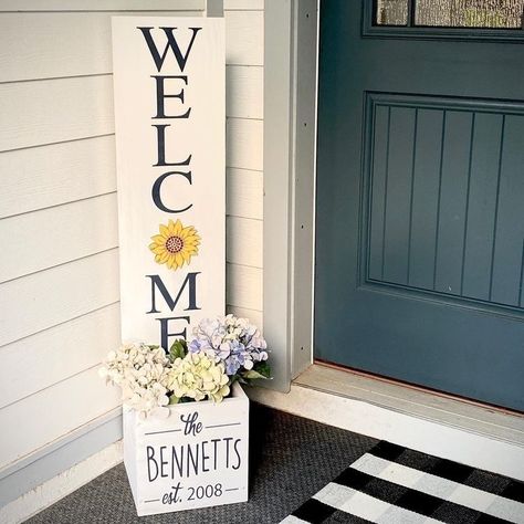 Welcome Planter, Welcome Wood Sign, Welcome Signs Front Door, Plastic Planter, Porch Planters, Door Signs Diy, Wooden Welcome Signs, Front Porch Signs, Porch Welcome Sign