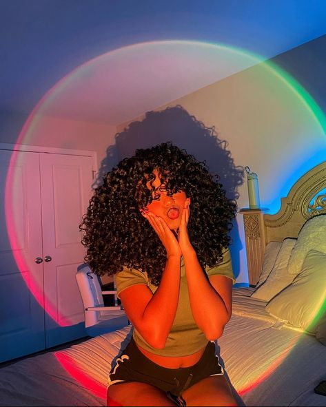 Curly Hair And Glasses Aesthetic, Curly Hair Black Women Natural, Neapolitan Hair Curly, Beautiful Black Women With Curly Hair, Curly Hair Poses Photo Ideas, Afro Latina Face Claim, Carribean Women, Curly Hair Wallpaper, Long Curly Hair With Bangs And Layers