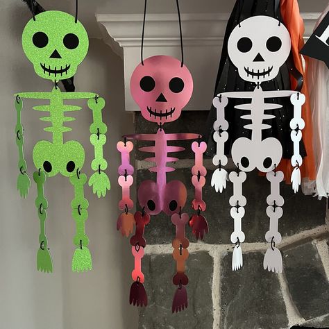 School Halloween Decorations, Simple Halloween Decorations, Halloween Door Decorations Classroom, Halloween Riddles, Halloween Tea Party, Dekorasi Halloween, Fall Decor Diy Crafts, Halloween Paper Crafts, Homemade Halloween Decorations