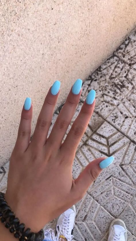 Cute and Adorable: 25 August Nails Ideas You'll Love Nails With Solid Colors, Light Blue Teal Nails, Light Bright Blue Nails, Plane Color Nails, Puerto Rico Nail Ideas, Bright Light Blue Nails, Beach Nails Solid Color, August Nails Ideas, Stylish Nail Art