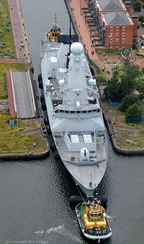 hms duncan d37 Type 45 Destroyer, Us Navy Destroyers, Destroyer Ship, Battle Ships, Royal Navy Ships, Us Navy Ships, British Armed Forces, Naval Force, Navy Military