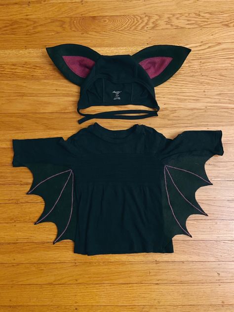 Bat costume I made following the DIY in the link (not my own). I made the ears too big and they drooped to the side instead of sticking up but still so adorable! Bat Ears Diy, Halloween Bat Costume, Diy Bat Costume, Boys Halloween Costumes Diy, Family Costumes Diy, Diy Monsters, Bat Costume, Diy Costumes Kids