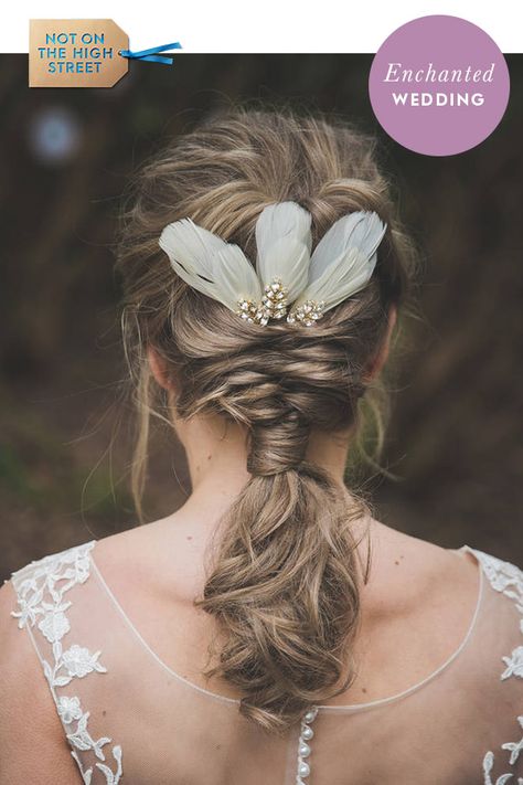 Wedding Hair Feathers, Diy Bobby Pins, Feather Hair Pieces, Sparkly Hair, Outfit References, Hair Accessories Pins, Hair Accessories Bridal, Floral Comb, Hair Clips Diy