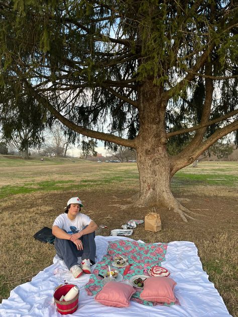 Picnic Boyfriend, Late Night Picnic, Picnic Date Night, Date Night Picnic, Picnic With Boyfriend, Picnic Date Ideas Boyfriends, Night Picnic, Double Dates, Picnic Date