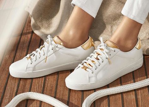 Michael Kors. Michael Kors Sneakers Women, Michael Kors Outfit, Michael Kors Clothes, Michael Kors Sneakers, Street Style Photos, Handbag Stores, The Genius, Sneakers Women, Best Street Style