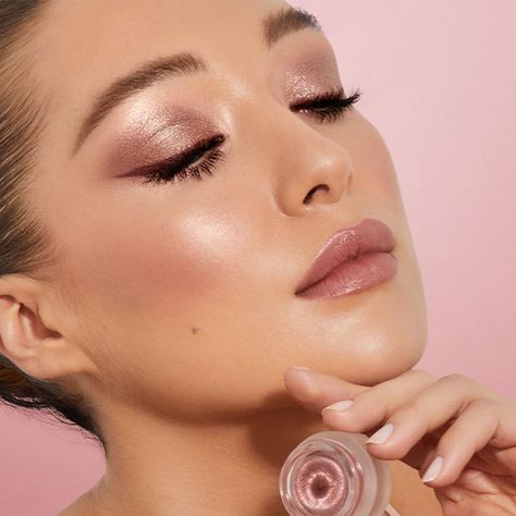 Birthday Glam, Charlotte Tilbury Makeup, Gold Eye Makeup, Makeup Before And After, Fest Outfits, Summer Makeup Looks, Night Beauty, Braut Make-up, Stunning Makeup