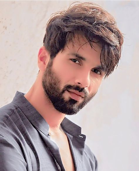 Sahid Kapoor Images, Indian Beard Styles For Men, Shahid Kapoor Beard, Indian Mens Hairstyles With Beard, Shahid Kapoor Hairstyle, Indian Beard Style, Indian Hairstyles Men, Heair Style, Formal Hairstyles Men