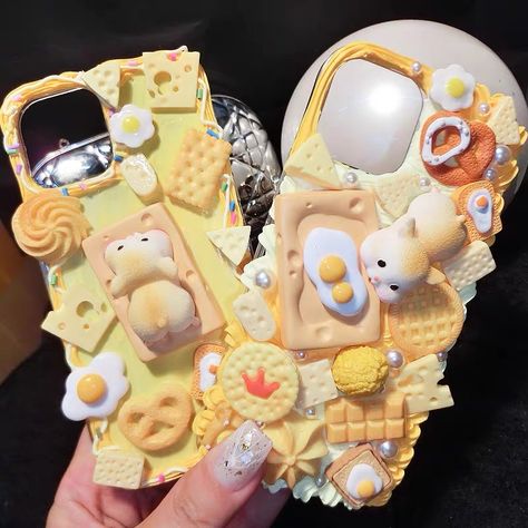 Clay Projects Kids, Decoden Phone Case Simple, Decoden Phone Case Pompompurin, Decoden Phone Case Kuromi, Kawaii Decoden Phone Case, Sanrio Decoden Case, Diy Resin Phone Case, Decoden Diy, 3d Iphone Cases