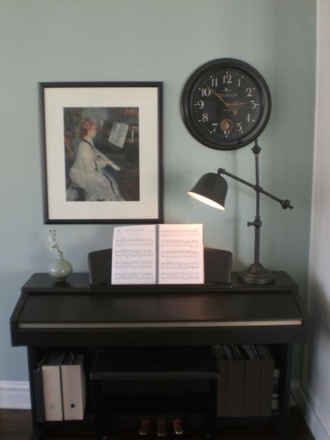 Piano Lamp Ideas, Piano Setup, Piano Styling, Piano Desk, Piano Lamp, Piano Decor, Piano Lamps, Lamp Ideas, Piano Bench